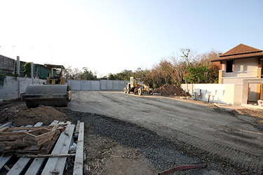 Leveling the tennis court ground